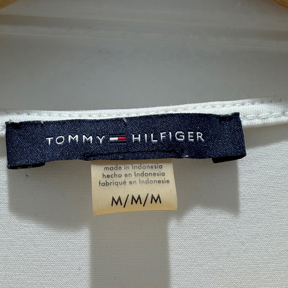 BOGO Tommy Hilfiger Ivory Sleeveless Blouse - Picture 2 of 2